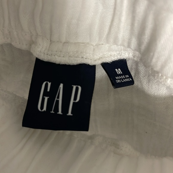 Gap, Crinkle Gauze Short, White, Women’s Size M, Cotton - Picture 2 of 3
